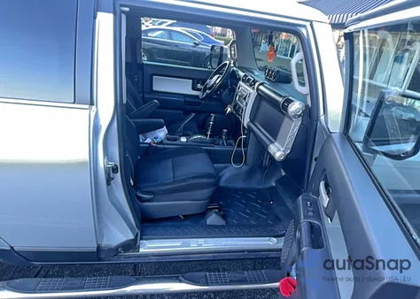 2007 Toyota Fj Cruiser z USA, uszkodzony, nr VIN JTEBU11F170094210